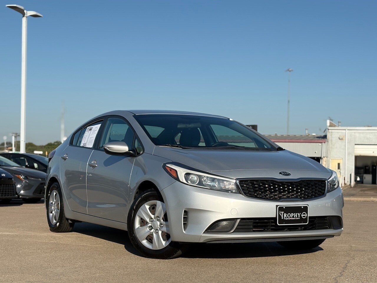 2017 Kia Forte LX Base photo 2