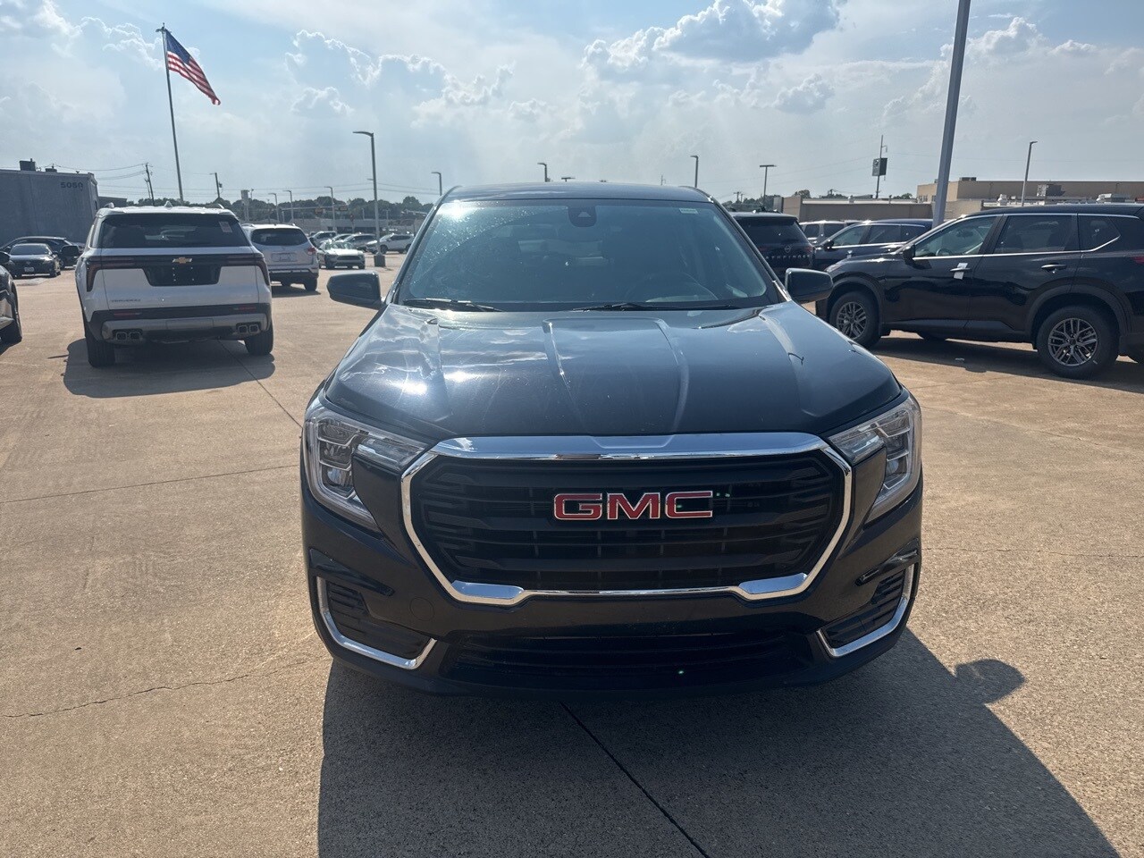 2024 Gmc Terrain SLE photo 2