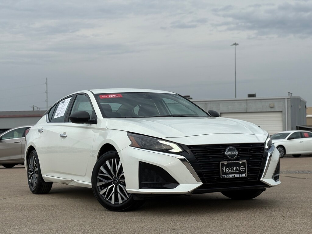 Certified 2025 Nissan Altima 2.5 SV Sedan