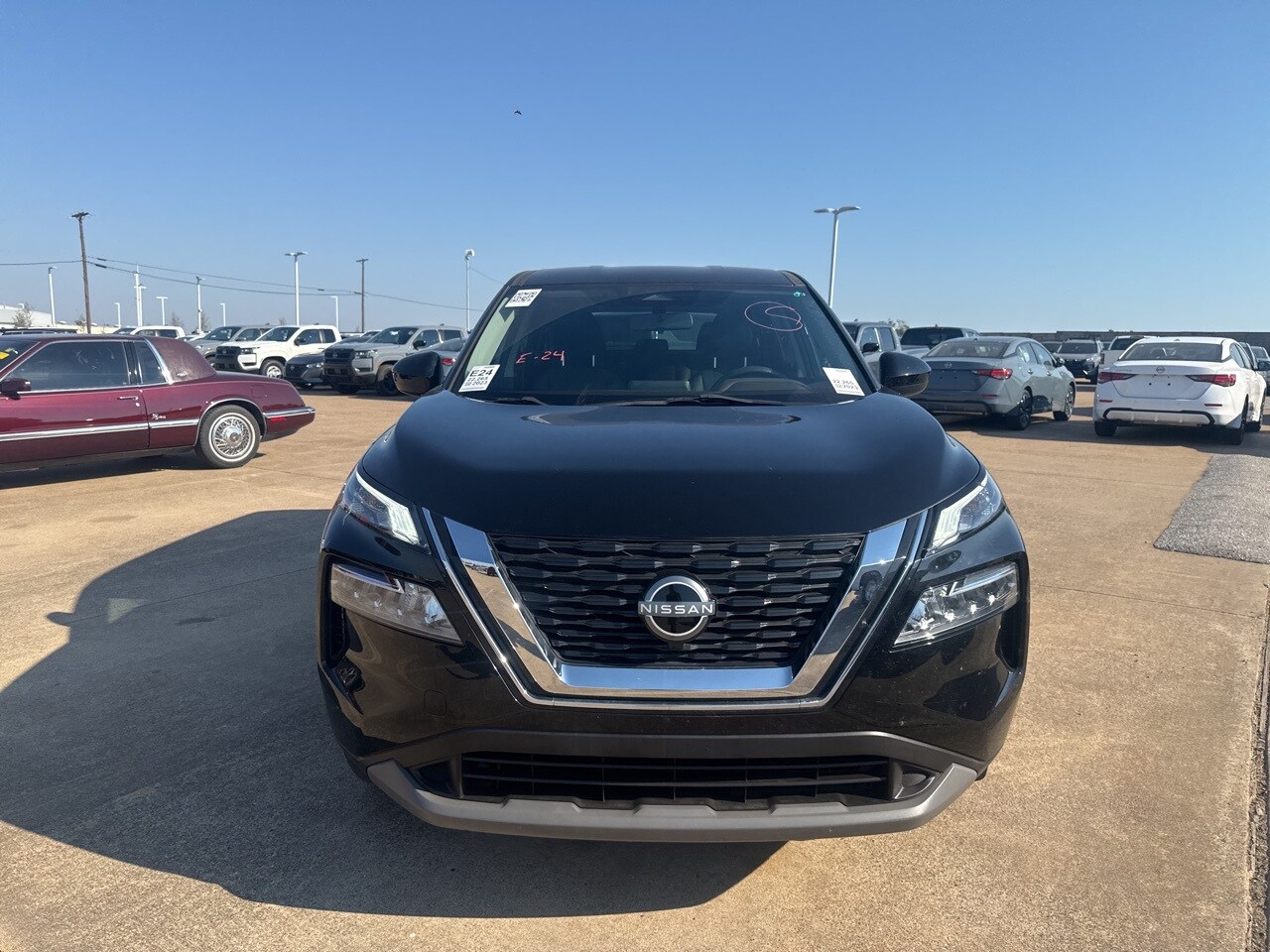 2023 Nissan Rogue SV photo 2