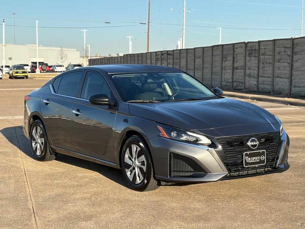 Certified 2025 Nissan