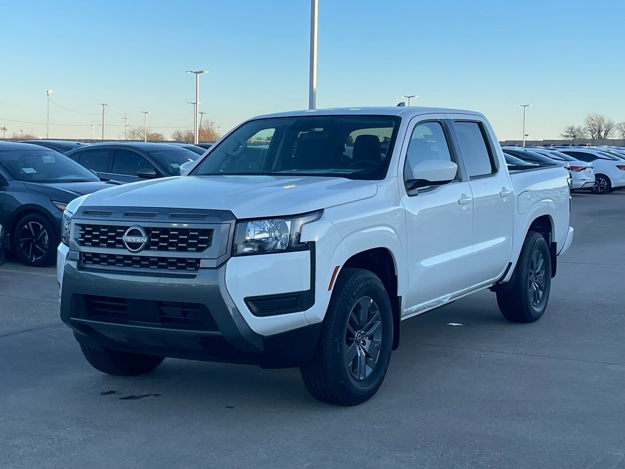2025 Nissan Frontier SV photo 3