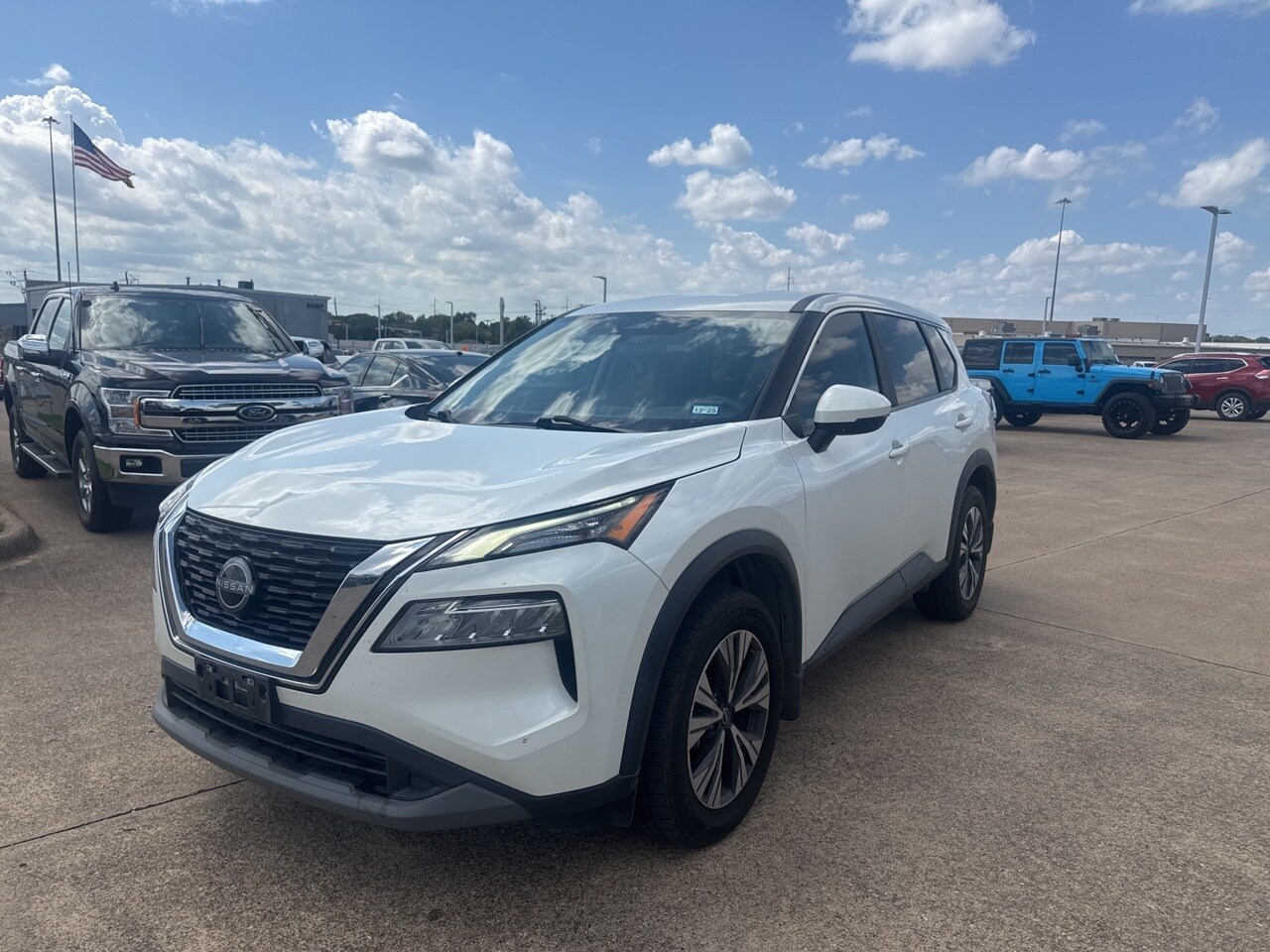 2023 Nissan Rogue SV photo 3