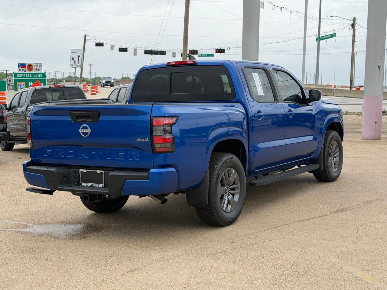 View vehicle photo 5