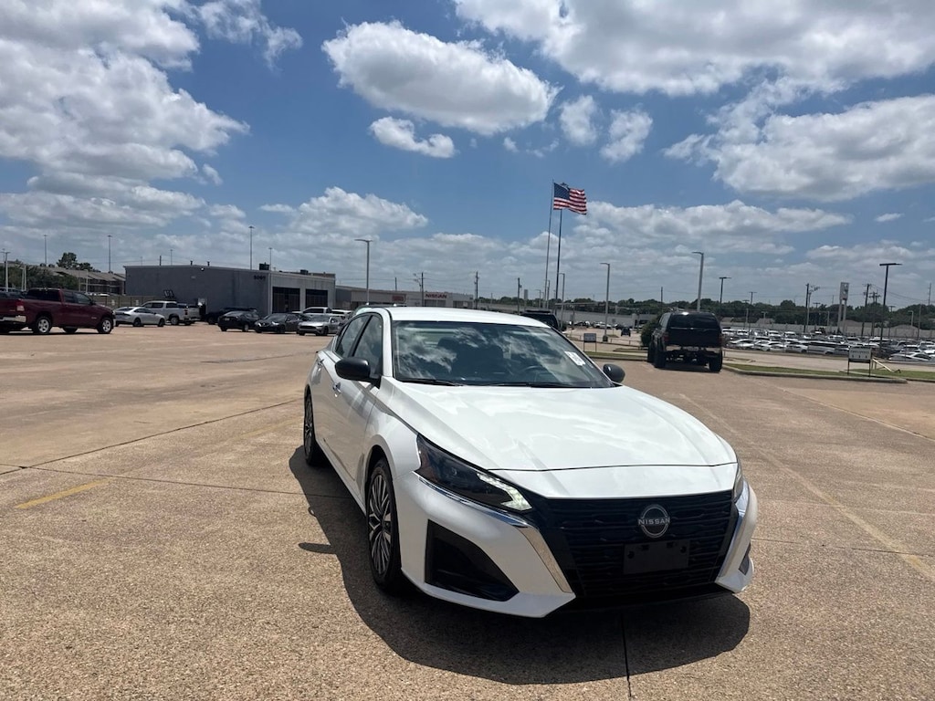 Certified 2025 Nissan