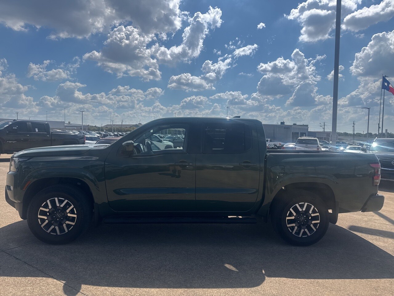 2022 Nissan Frontier SV photo 4