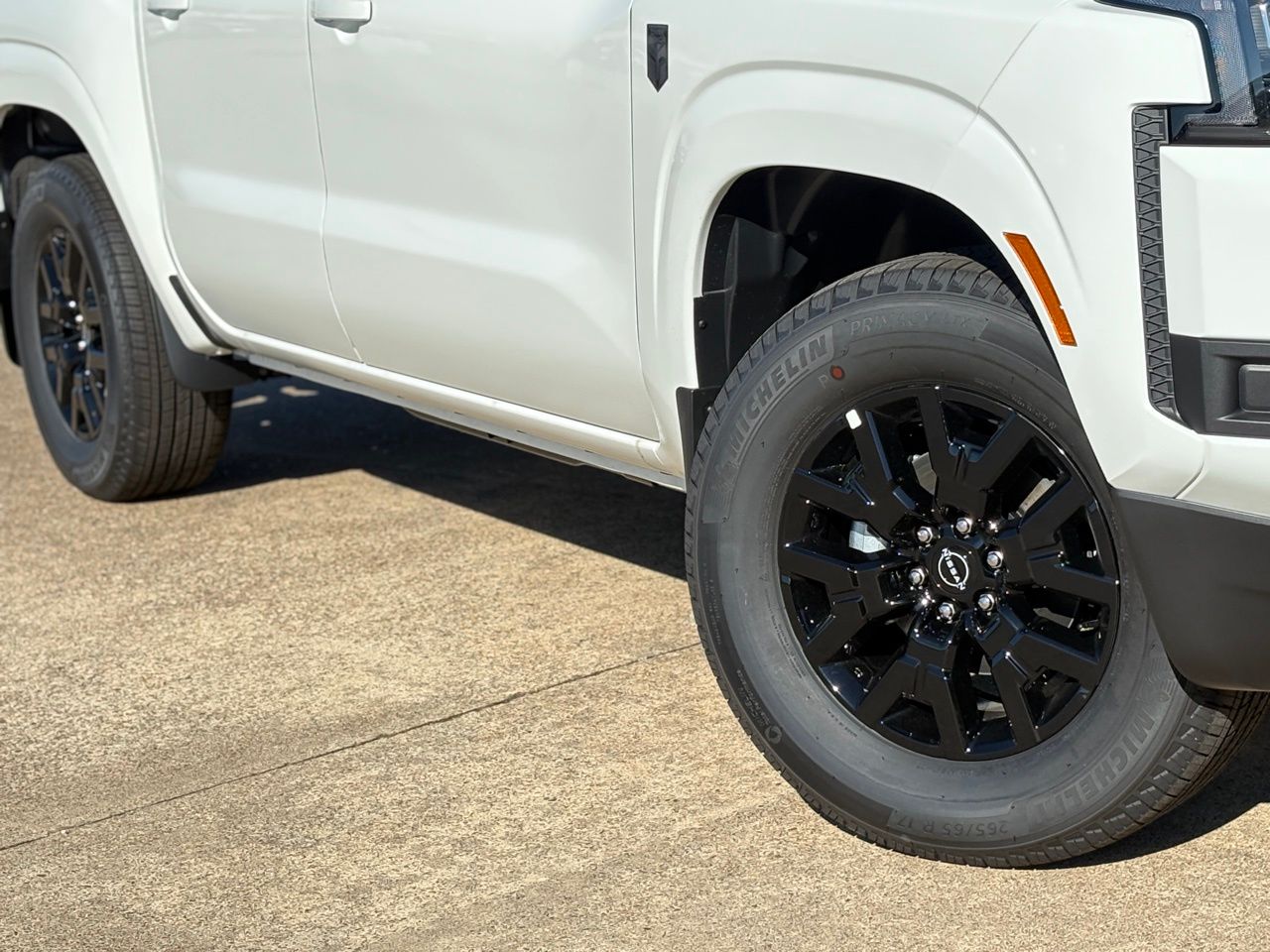 2026 Nissan Frontier SV - Photo 11