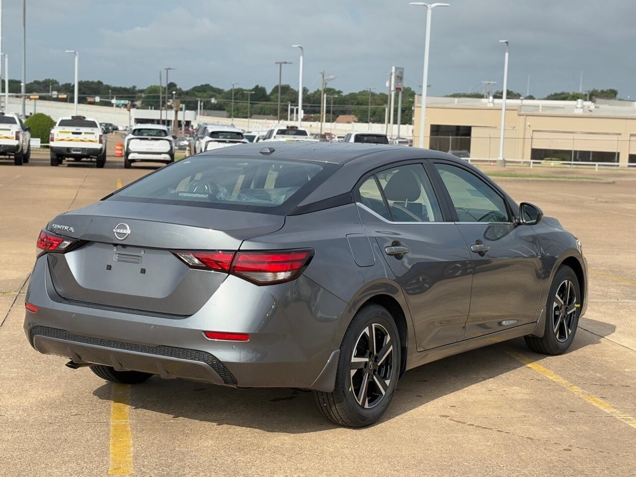 2025 Nissan Sentra SV photo 3