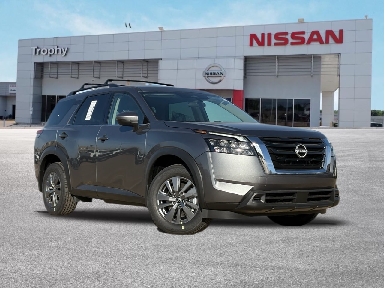 2025 Nissan Pathfinder SV's photo