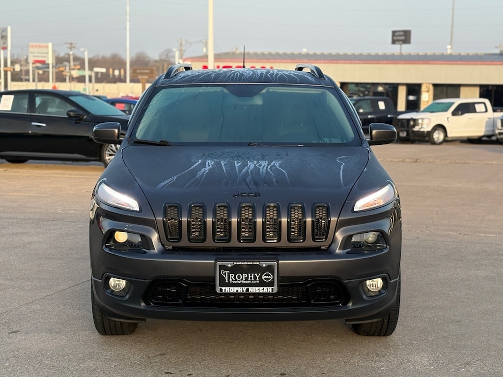 Used 2018 Jeep Cherokee Latitude SUV