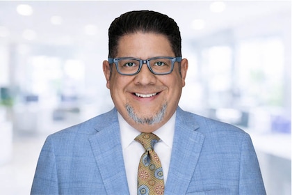 Staff member Victor Cardenas from ID_2b335e