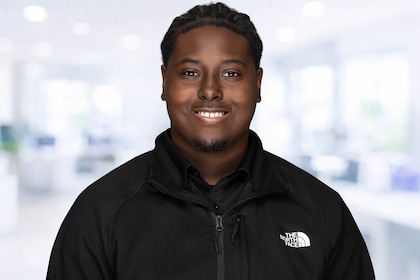 Staff member Derrick Scott from ID_92c797