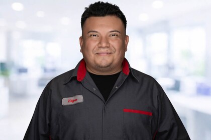 Staff member Edgar Richards Camacho from ID_c1b409