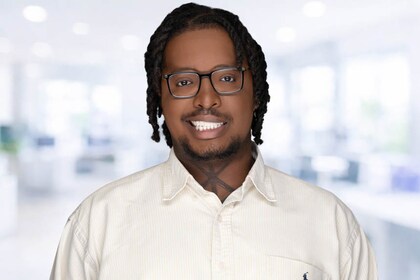 Staff member Lamarr Davis from ID_92c797