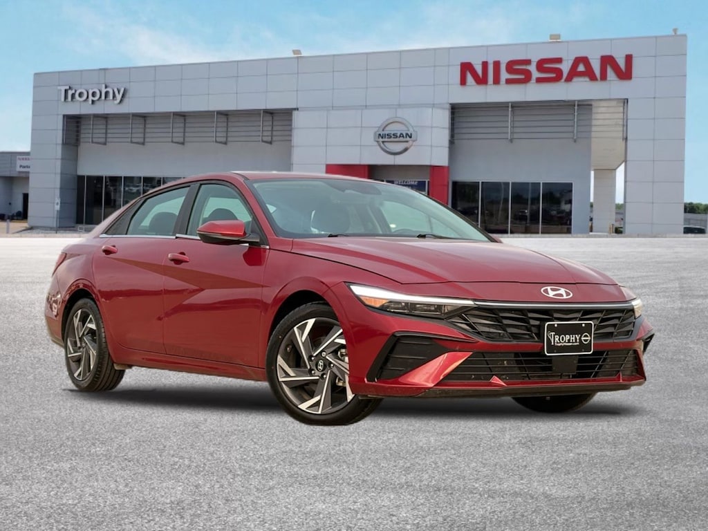 Used 2025 Hyundai Elantra Limited Sedan