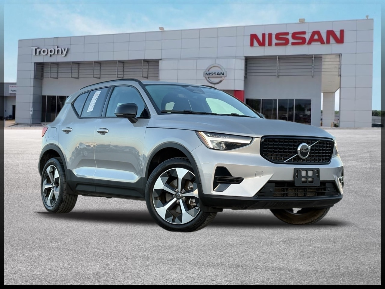 2024 Volvo XC40 Core's photo