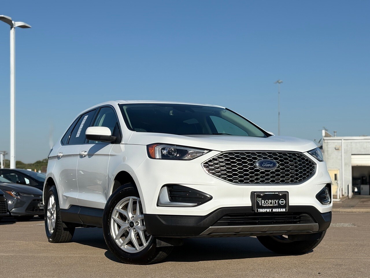 2024 Ford Edge SEL photo 2