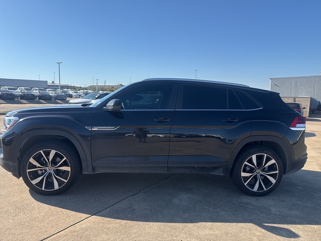 Used 2024 Volkswagen Atlas Cross Sport 2.0T SE w/Technology SUV