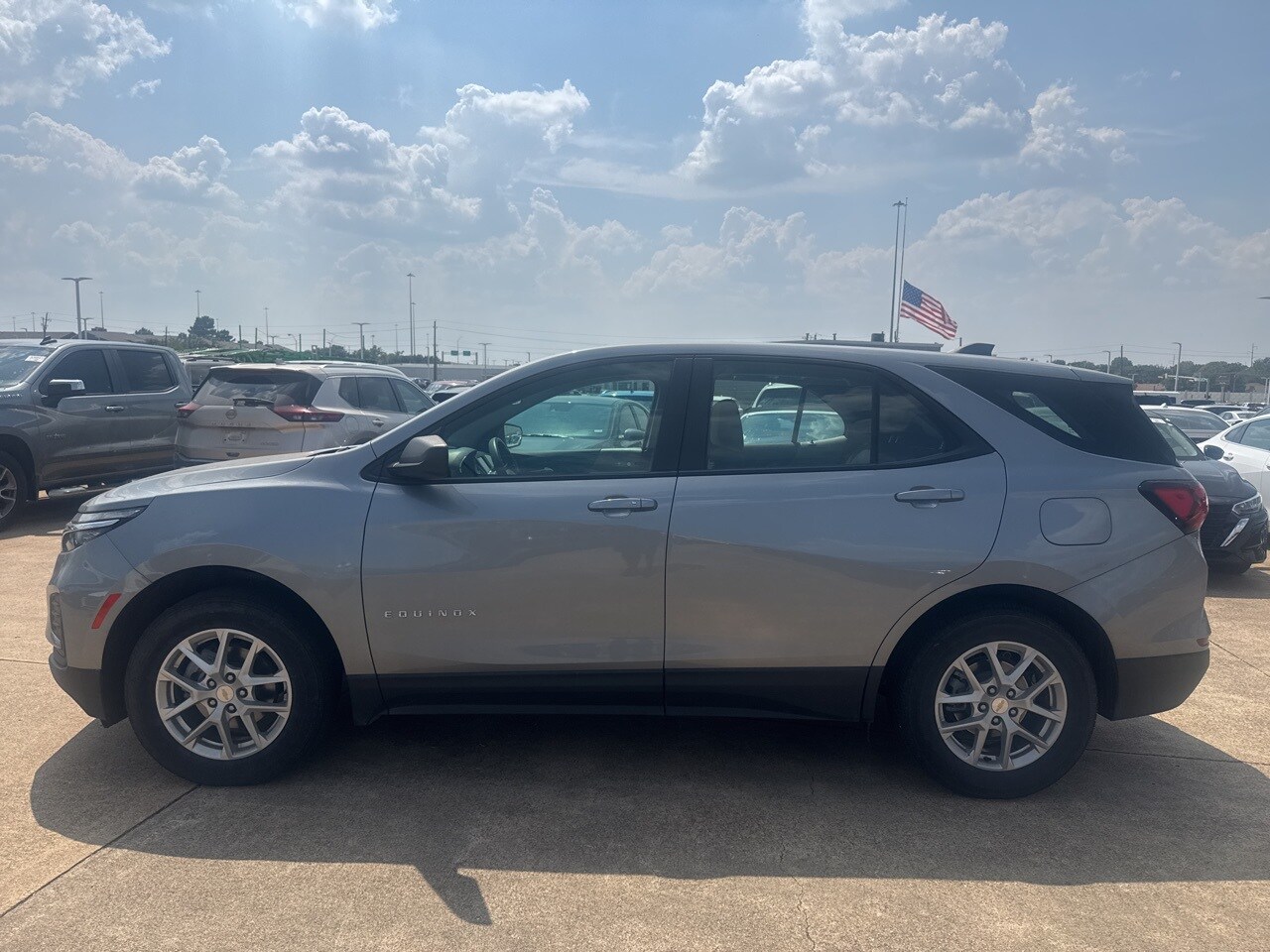 2024 Chevrolet Equinox LS photo 4