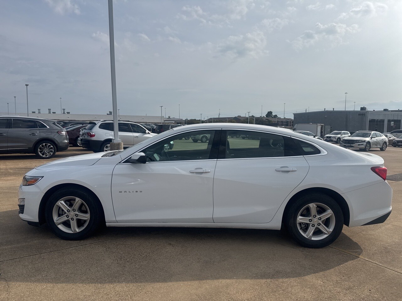 2024 Chevrolet Malibu photo 4