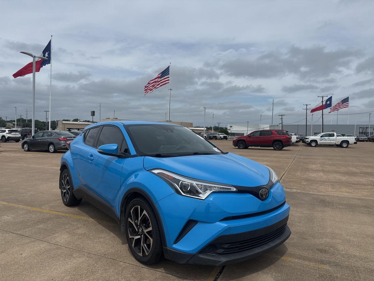 2019 Toyota C-HR XLE's photo