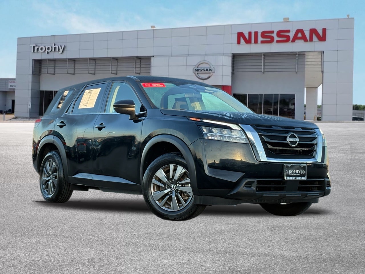 2022 Nissan Pathfinder S's photo