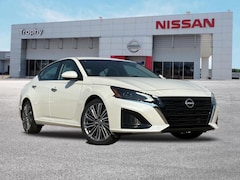 2025 Nissan Altima SL Sedan