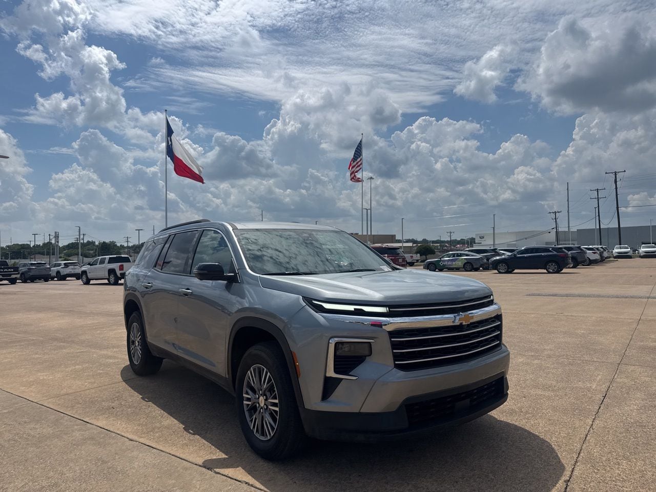 2026 Chevrolet Traverse FWD LT's photo