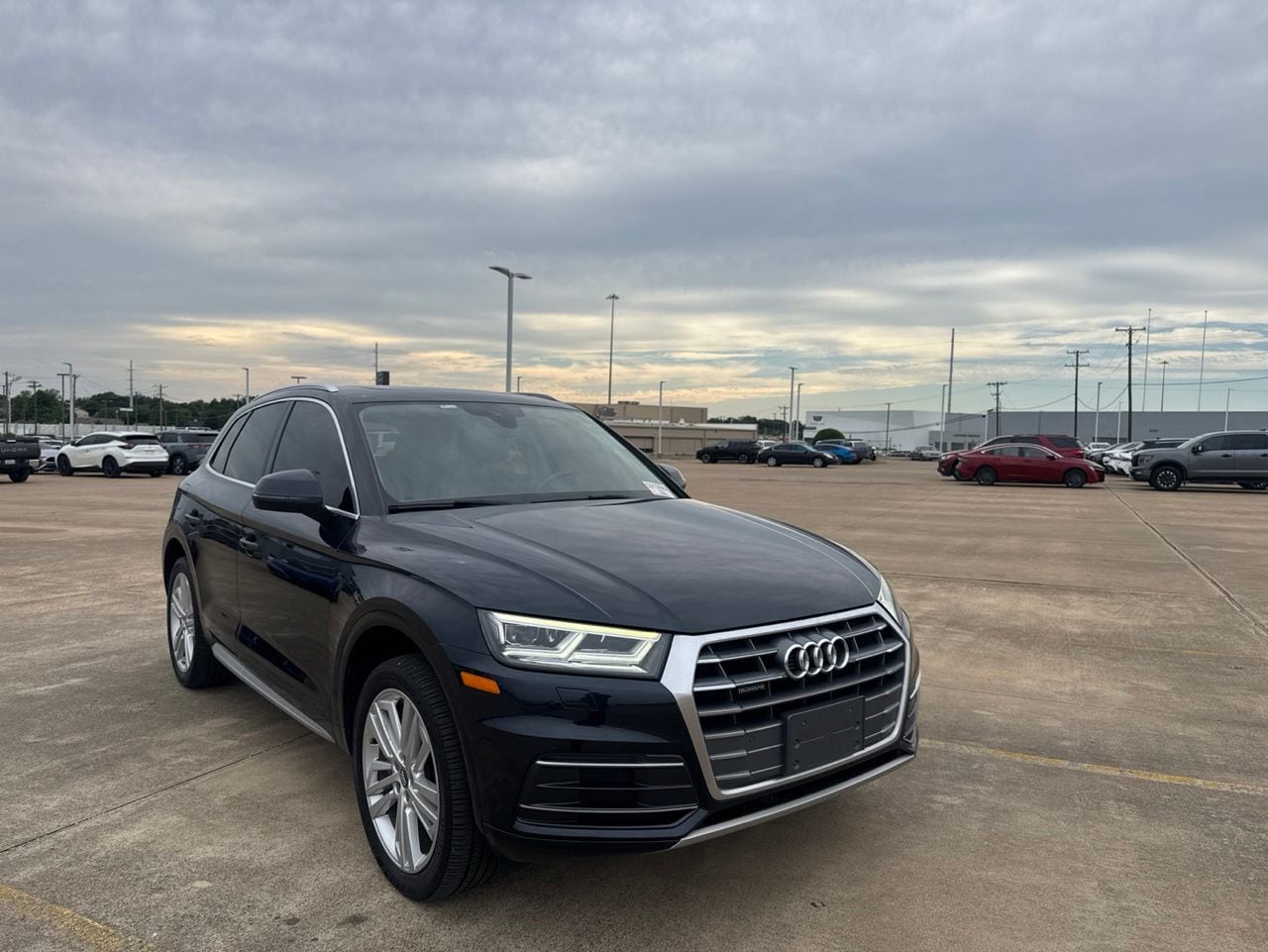2018 Audi Q5 2.0T quattro S tronic Premium Plus's photo