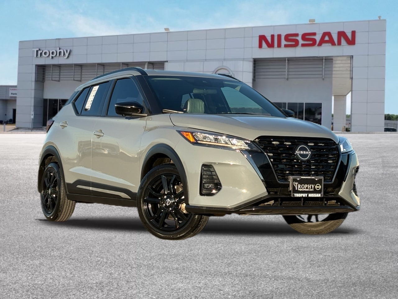 2023 Nissan Kicks SR