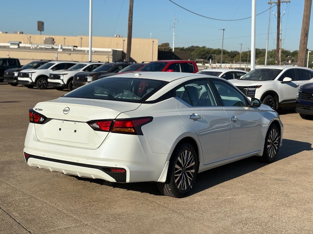 New 2025 Nissan Altima SV Sedan