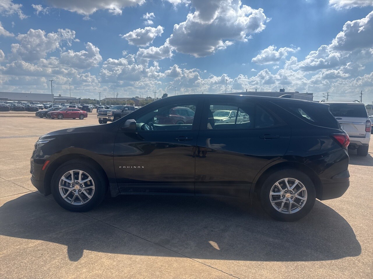 2024 Chevrolet Equinox LS photo 4