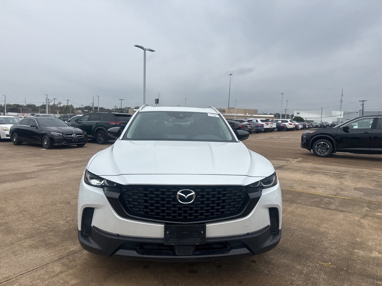 2023 Mazda CX-50 2.5 Preferred Plus photo 2