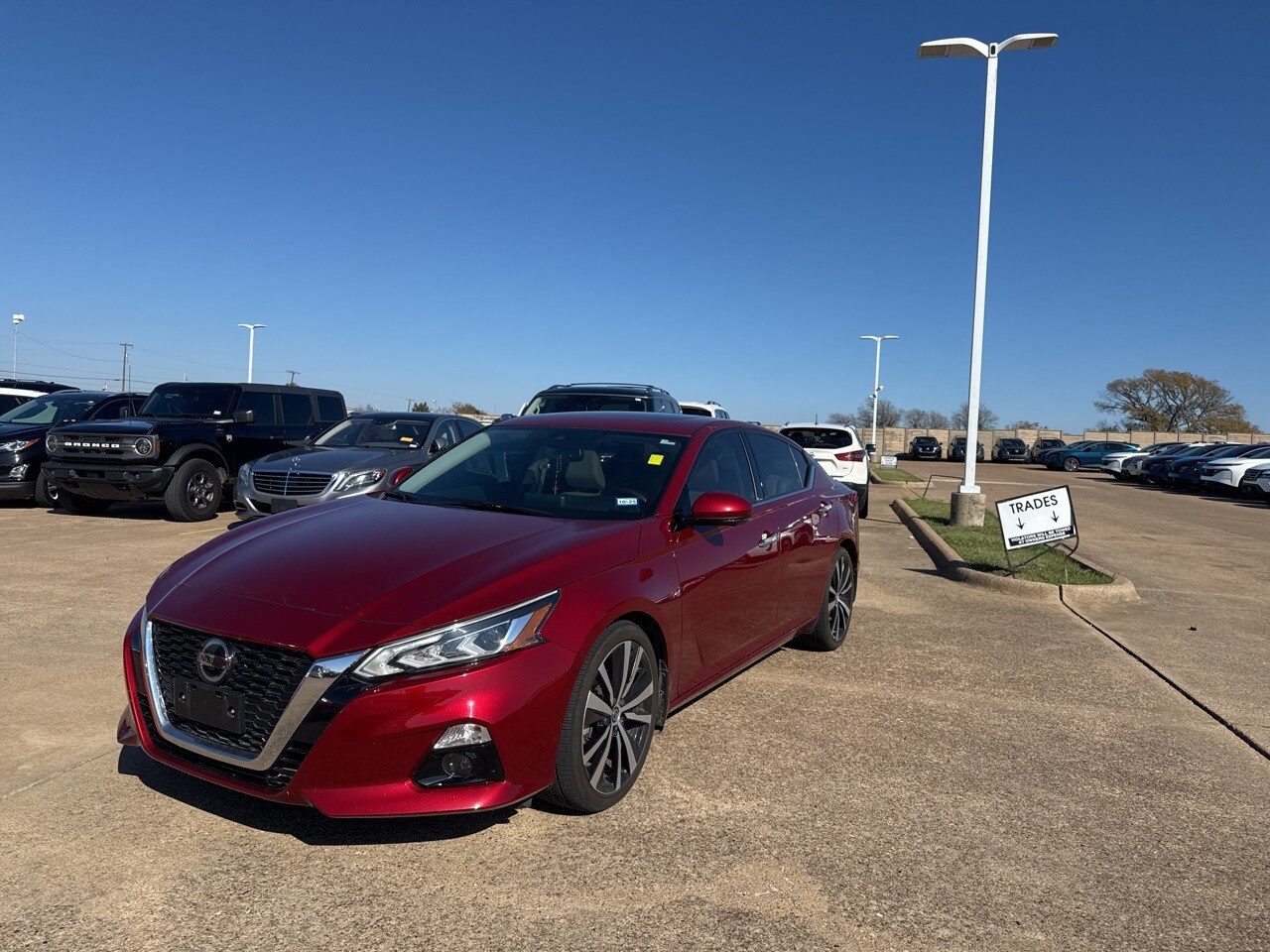 2020 Nissan Altima 2.5 Platinum photo 2