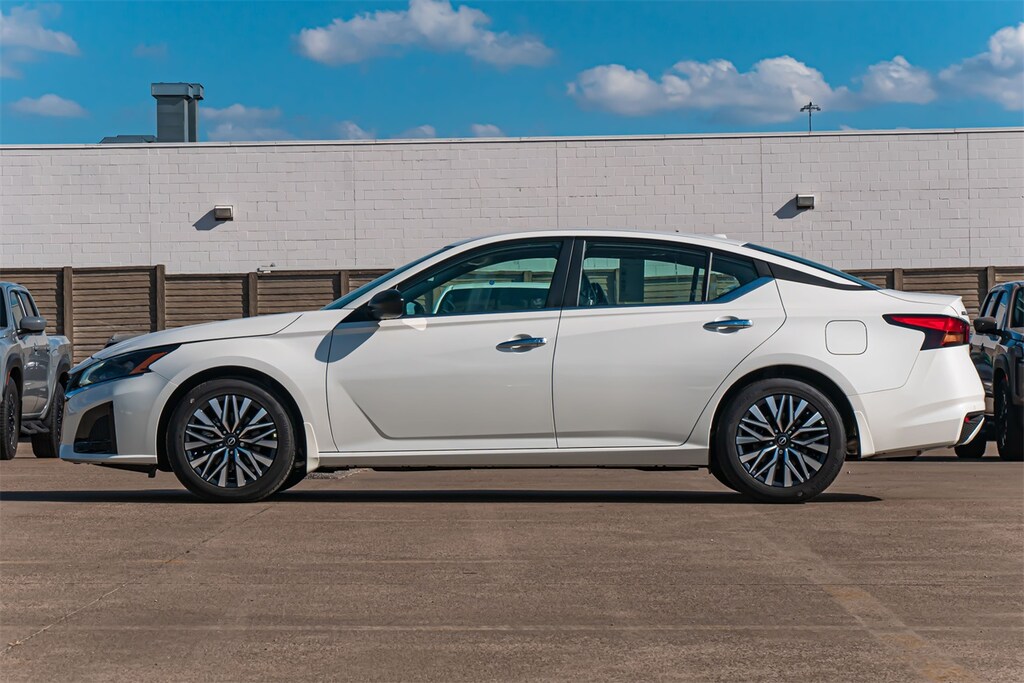 Certified 2024 Nissan