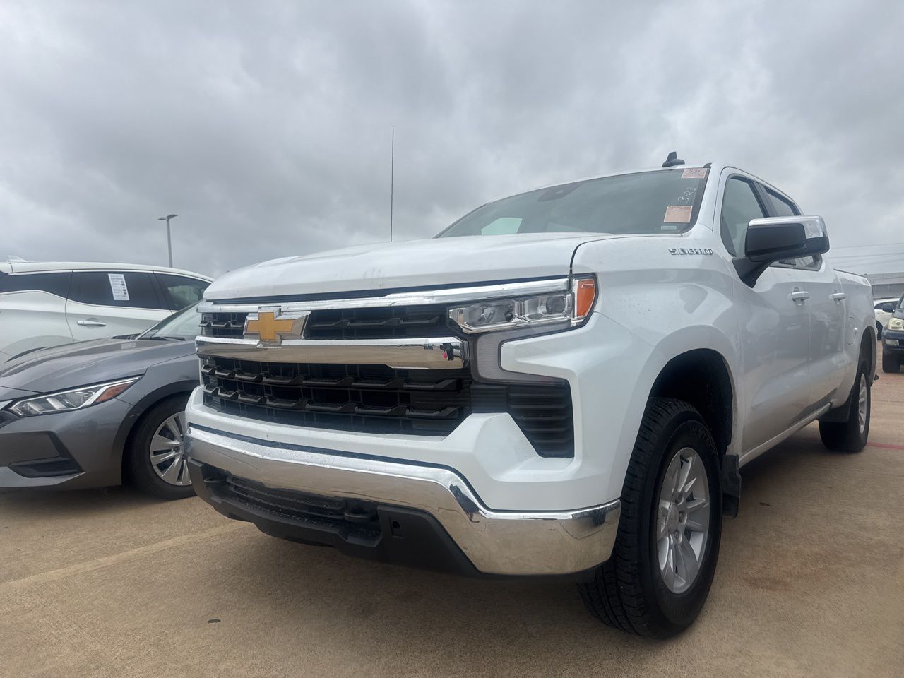 View vehicle photo 7