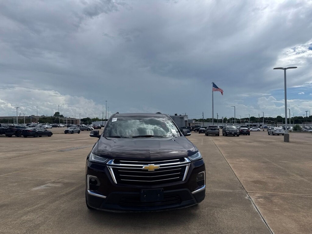 Used 2023 Chevrolet Traverse LT SUV