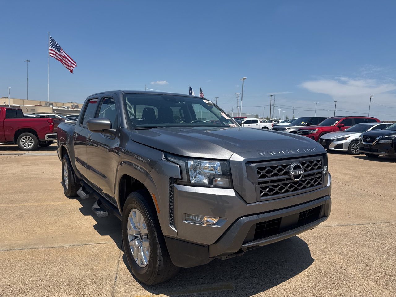 2022 Nissan Frontier SV Crew Cab 4X4 SWB's photo