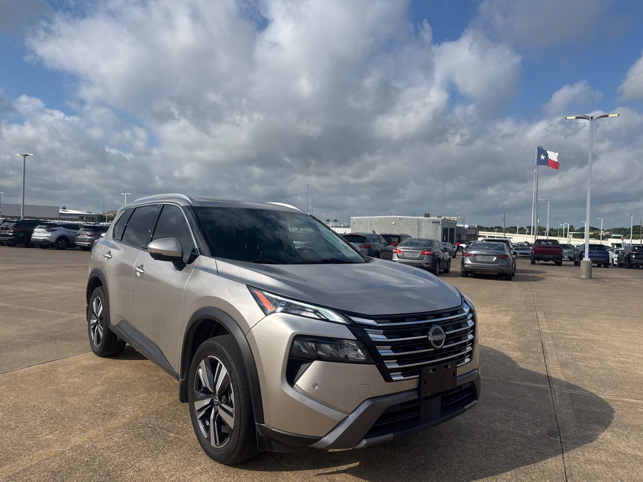 2024 Nissan Rogue SL FWD's photo