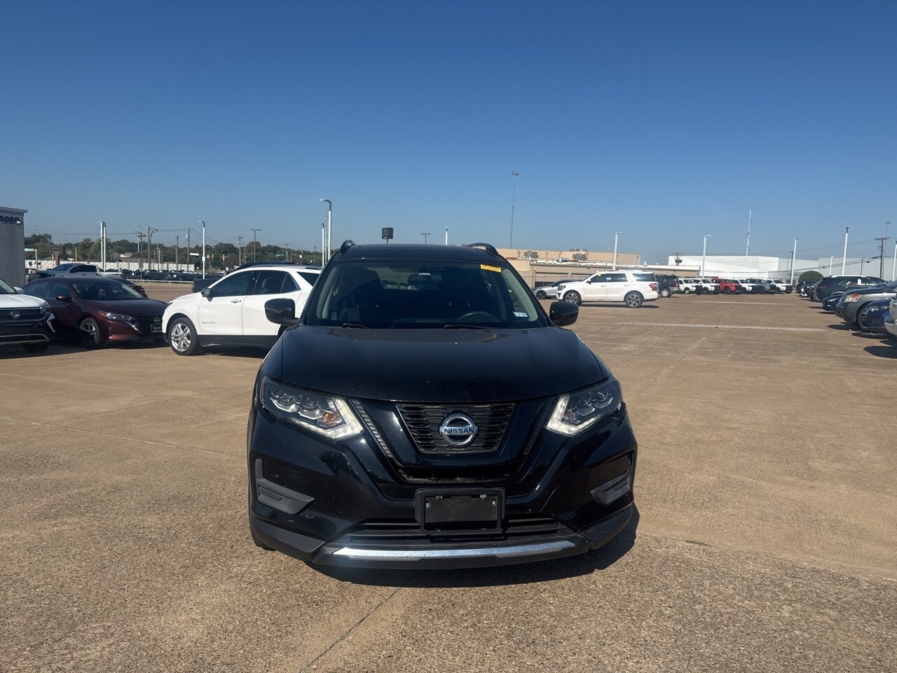 2017 Nissan Rogue SV photo 2