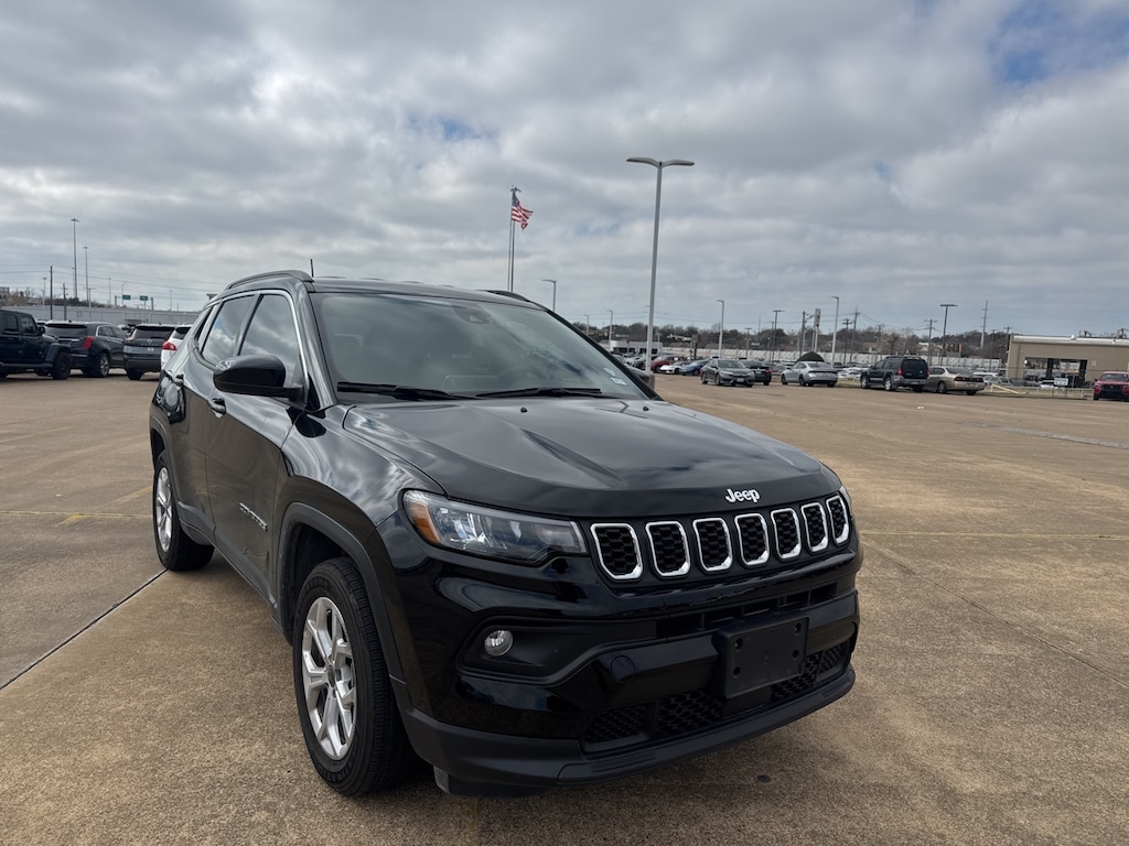 Used 2025 Jeep Compass Latitude SUV