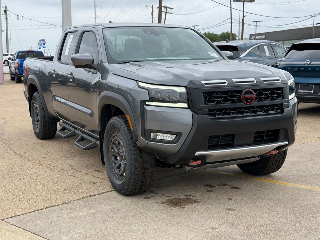 View vehicle photo 4