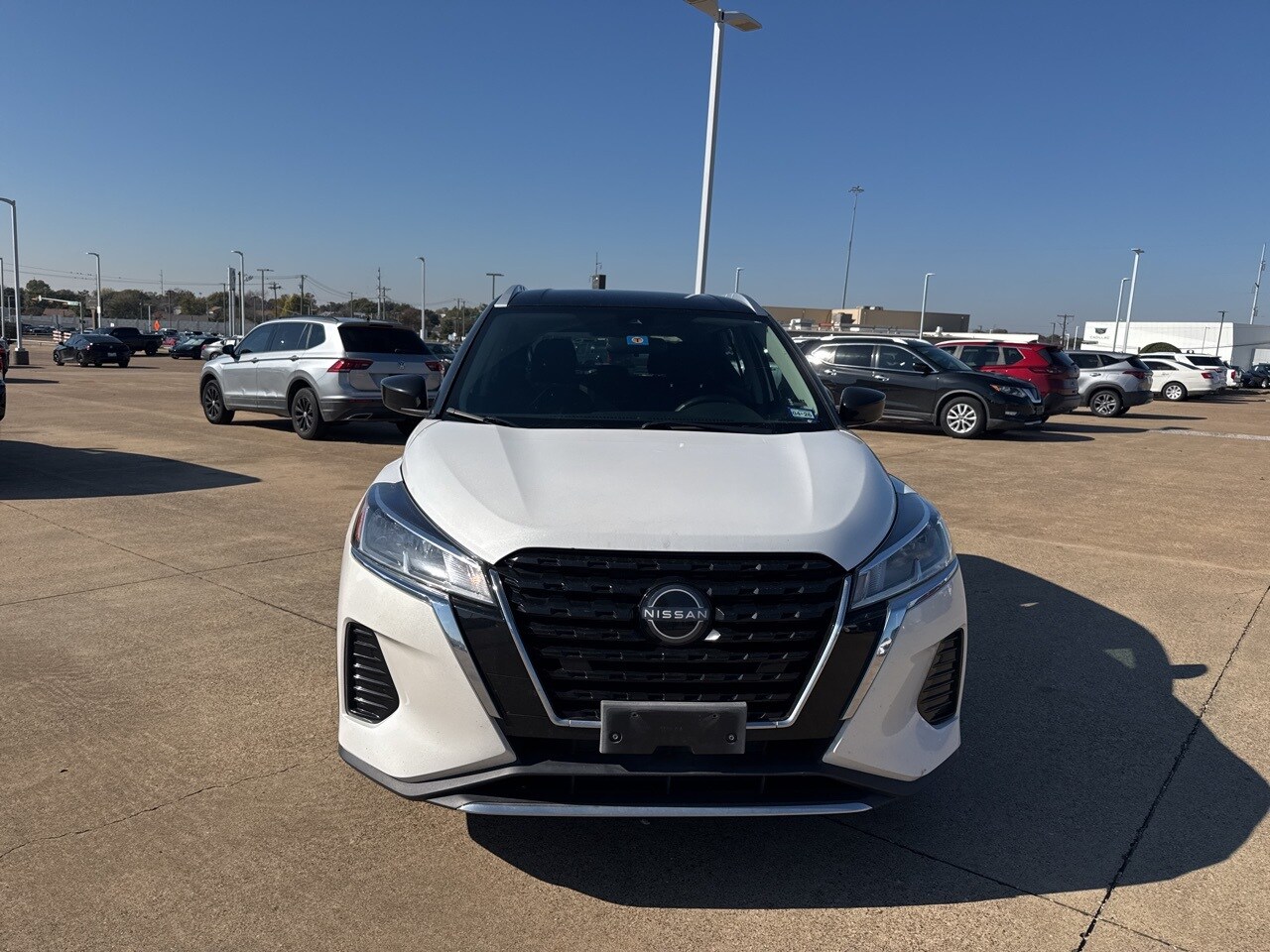 2022 Nissan Kicks SV photo 2
