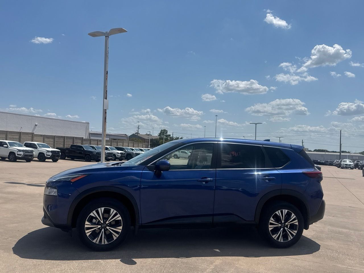 2023 Nissan Rogue SV - Photo 12