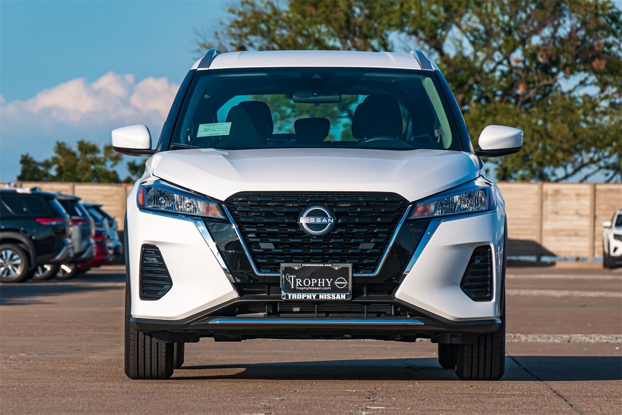 2024 Nissan Kicks SV photo 3