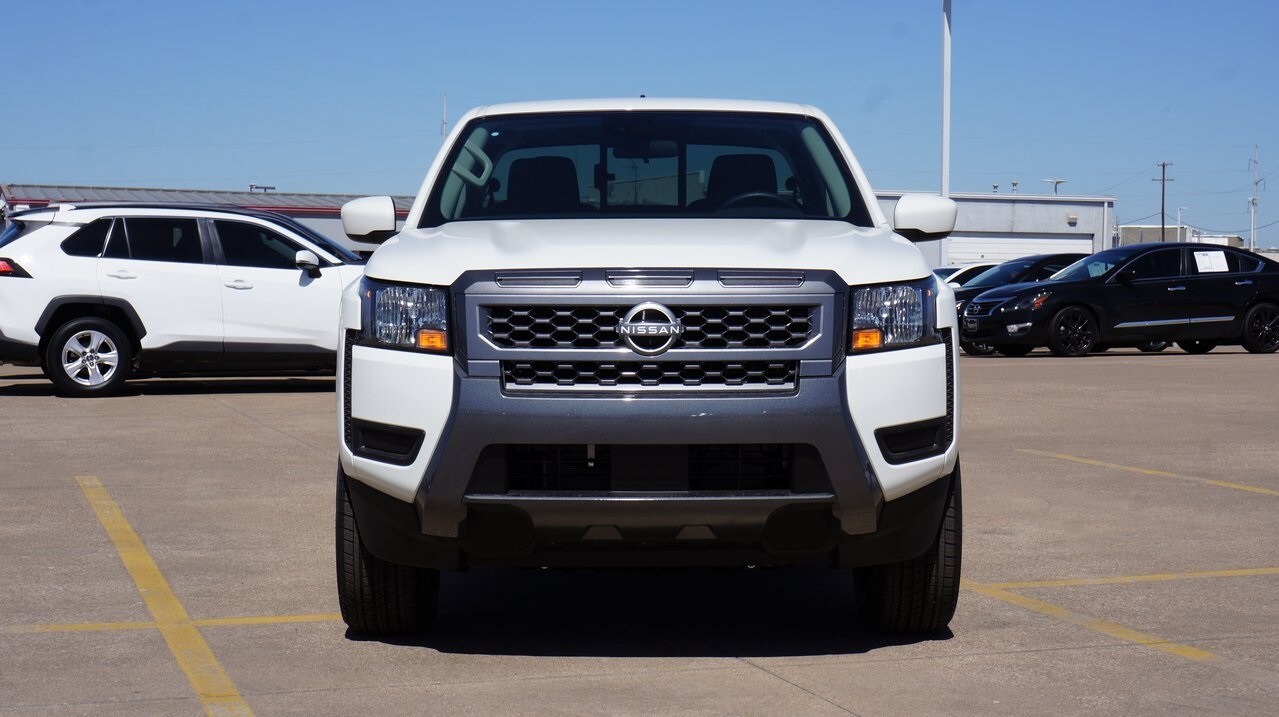 2025 Nissan Frontier SV photo 2