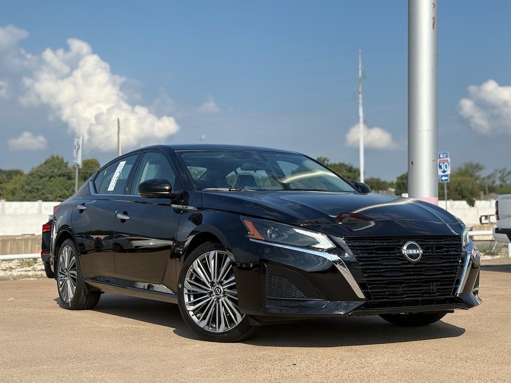 New 2025 Nissan Altima SL Sedan