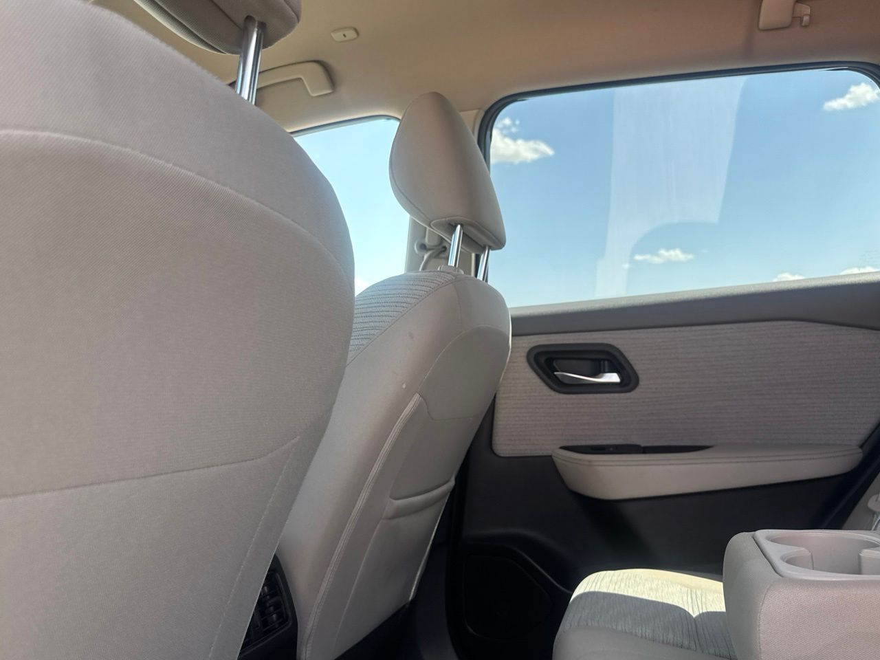 2023 Nissan Rogue SV - Photo 34