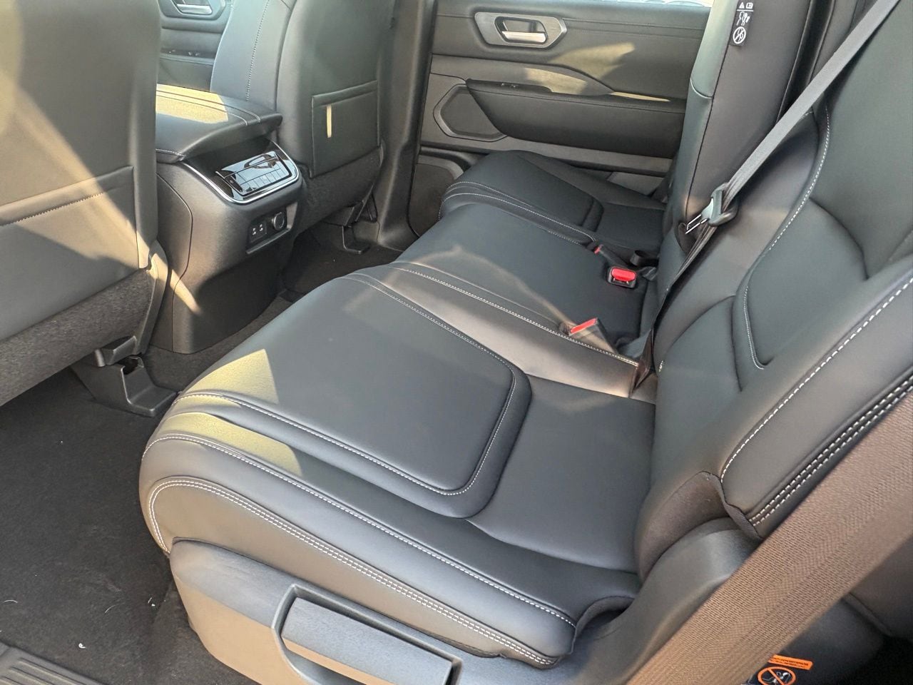 2026 Nissan Armada SV - Photo 21