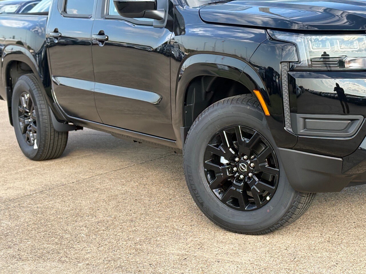 2026 Nissan Frontier SV photo 3